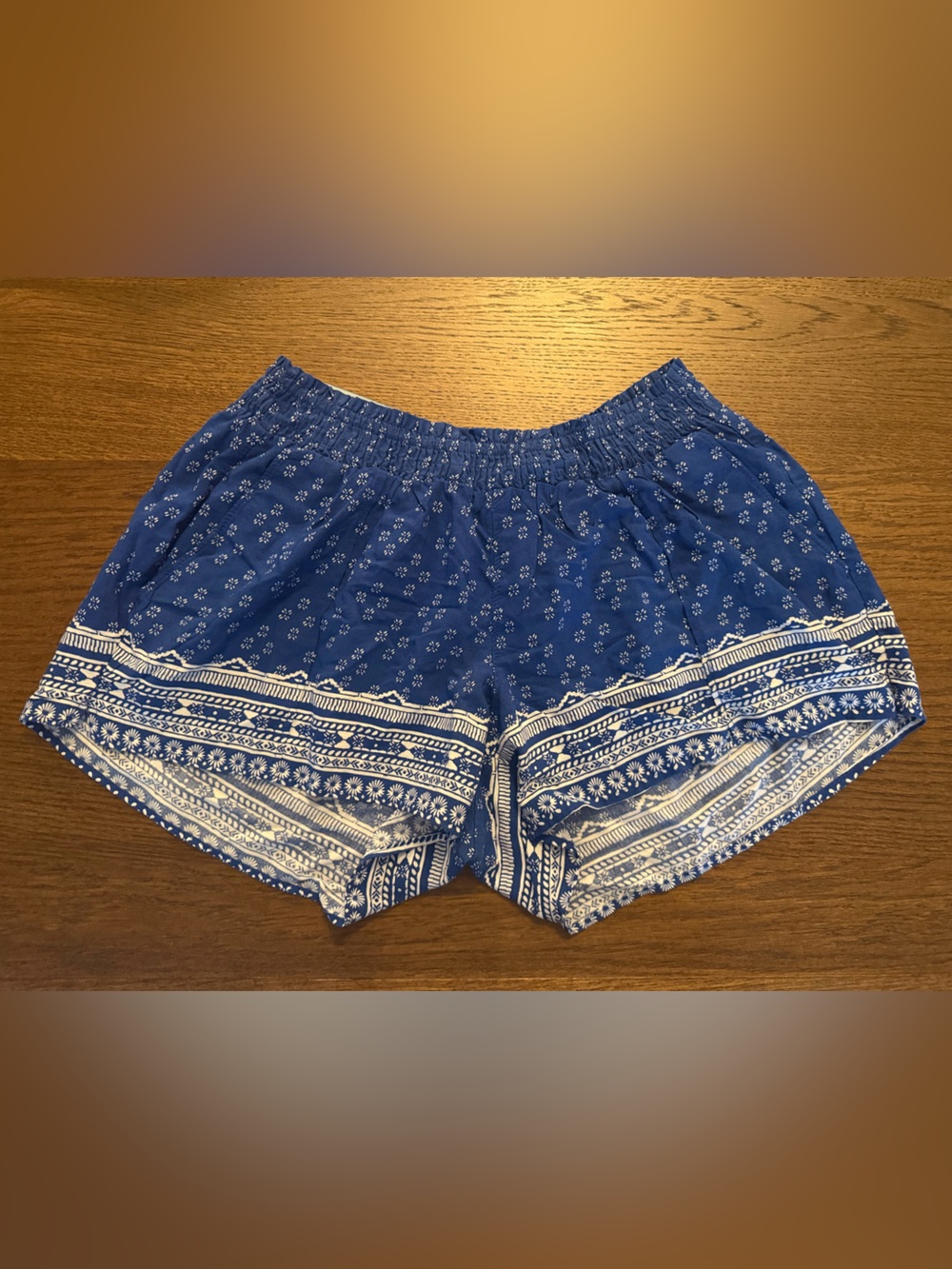 NWT Old Navy Blue and White Printed Women’s Shorts